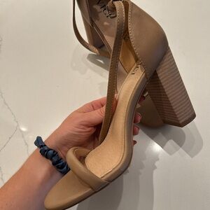 4in block heel Vici nude heels - worn for 4 hours!